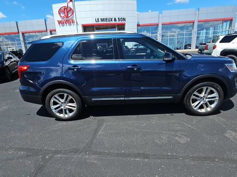 Used 2016 Ford Explorer XLT w/ Equipment Group 202A FWD image 2
