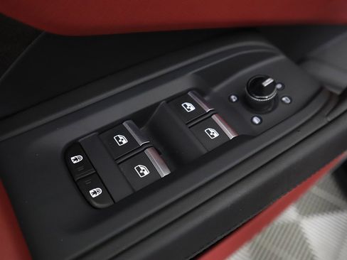 Used 2022 Lamborghini Urus image 41