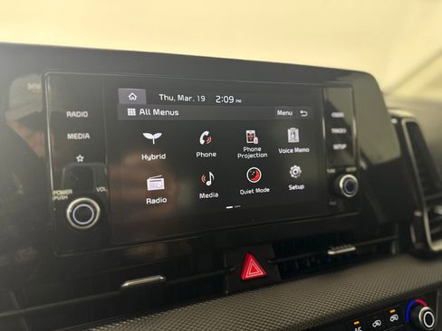 Used 2025 Kia Sportage LX image 19