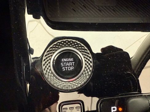 Used 2023 Kia Niro SX image 27