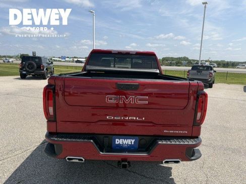 Used 2024 GMC Sierra 1500 Denali w/ Technology Package AWD/4WD image 7