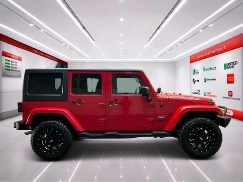 Used 2015 Jeep Wrangler Unlimited Sahara AWD/4WD image 9