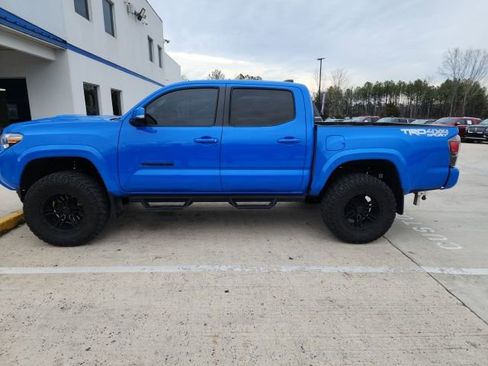 Used 2021 Toyota Tacoma TRD Sport image 7
