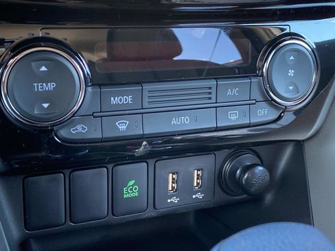 New 2025 Mitsubishi Eclipse Cross LE image 10