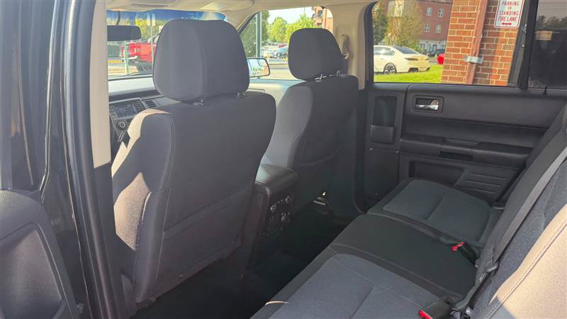 Used 2018 Ford Flex SE FWD image 17