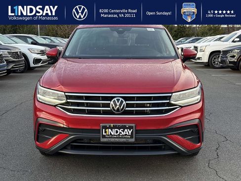 Used 2022 Volkswagen Tiguan SE w/ Panoramic Sunroof Package image 6
