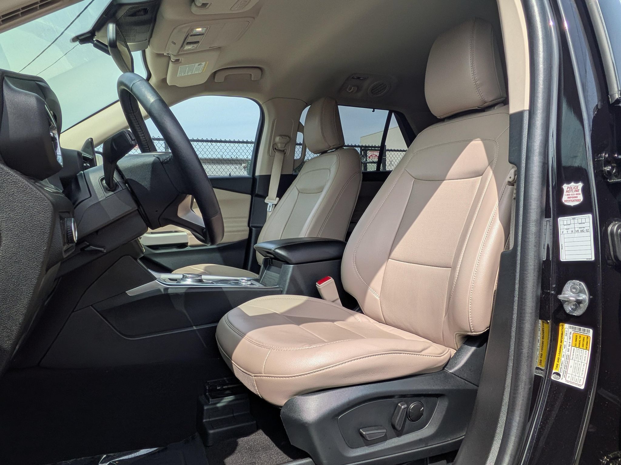 Used 2023 Ford Explorer Limited AWD/4WD image 5