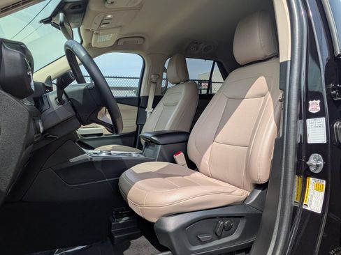Used 2023 Ford Explorer Limited AWD/4WD image 5