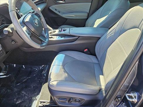 Used 2019 Toyota Avalon Limited w/ Advanced Safety Package image 16