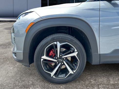 Used 2023 Chevrolet TrailBlazer RS w/ Convenience Package AWD/4WD image 9
