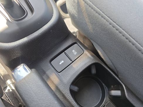 Used 2017 Chevrolet Sonic LS FWD image 19