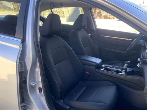 Used 2023 Nissan Altima 2.5 SV image 7