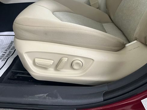 Used 2018 Toyota Camry LE image 54