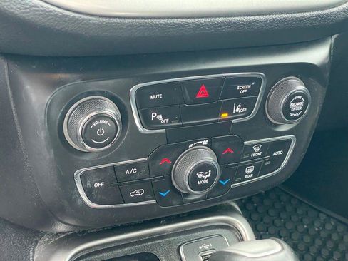 Used 2019 Jeep Compass Latitude w/ Popular Equipment Group AWD/4WD image 22