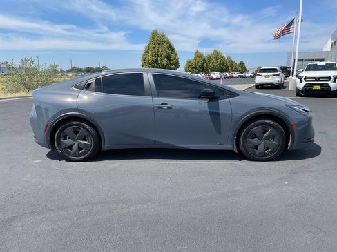 Certified 2025 Toyota Prius LE AWD/4WD image 2
