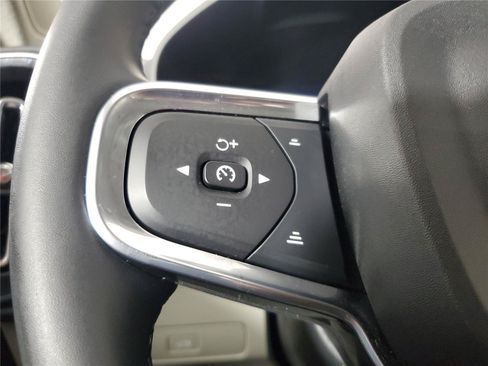 Certified 2026 Volvo XC40 B5 Plus AWD/4WD image 21