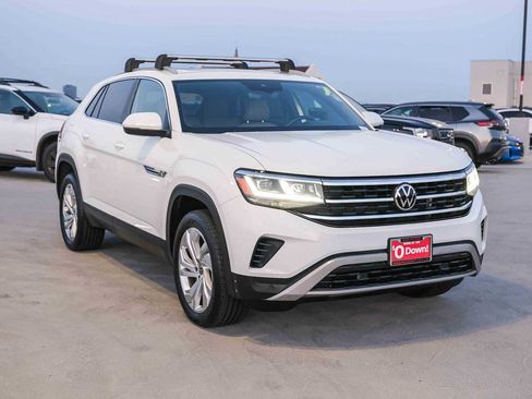 Used 2020 Volkswagen Atlas Cross Sport SEL FWD image 3