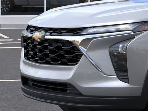 New 2026 Chevrolet Trax LS w/ LS Convenience Package FWD image 13