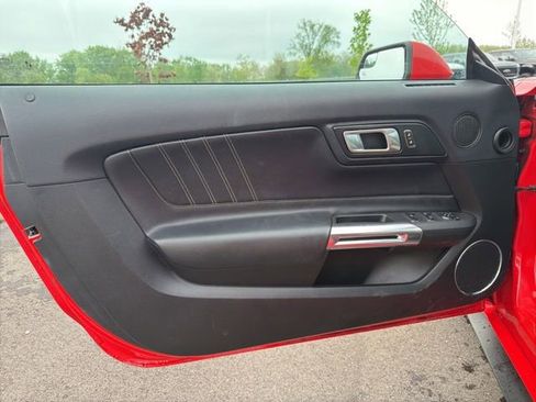 Used 2020 Ford Mustang Premium RWD image 21