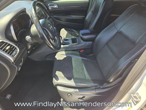 Used 2019 Jeep Grand Cherokee Altitude RWD image 10