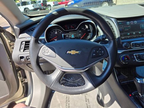 Used 2014 Chevrolet Impala LT w/ Convenience Package FWD image 10