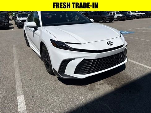 Used 2026 Toyota Camry SE FWD image 1