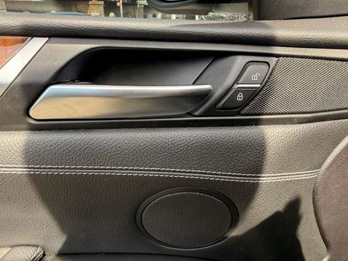 Used 2017 BMW X3 xDrive28i w/ Premium Package image 9