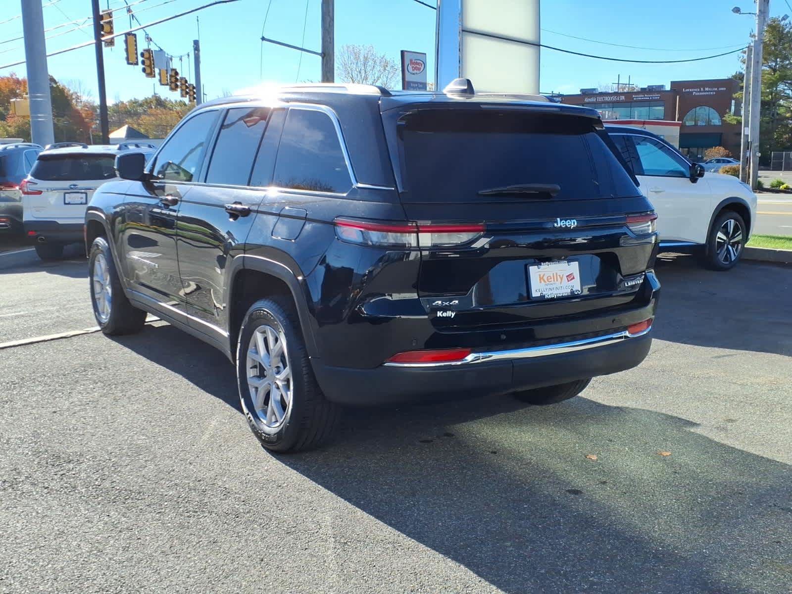 Used 2022 Jeep Grand Cherokee Limited AWD/4WD image 7