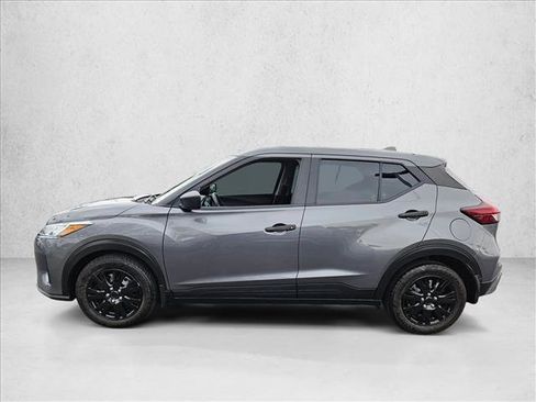 Used 2022 Nissan Kicks S image 9