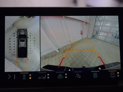 Used 2024 Chevrolet Silverado 3500 High Country w/ Technology Package image 56