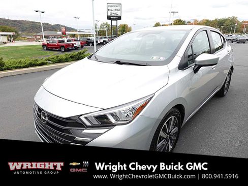 Used 2023 Nissan Versa SV image 7