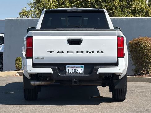 Used 2024 Toyota Tacoma SR5 AWD/4WD image 8