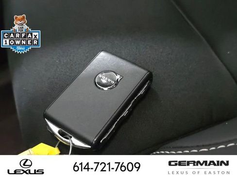 Used 2025 Volvo XC40 B5 Plus AWD/4WD image 29