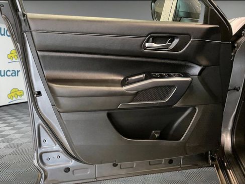 Used 2023 Nissan Pathfinder SL w/ SL Premium Package image 9