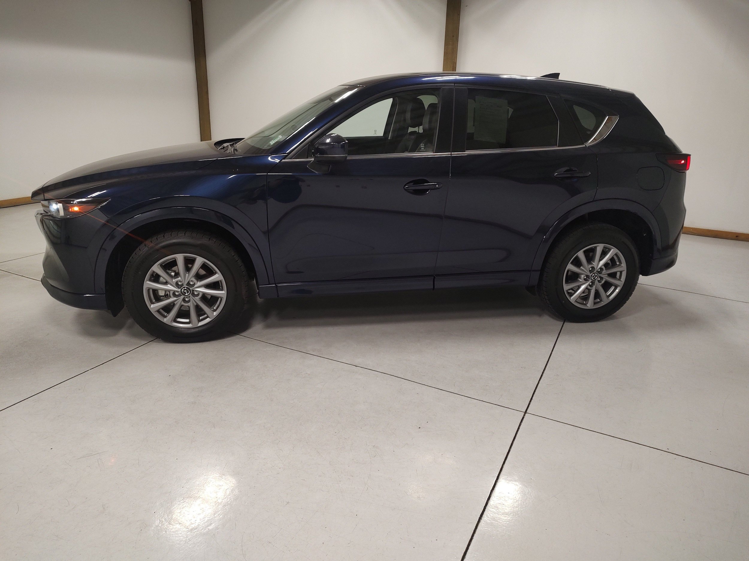 Used 2025 MAZDA CX-5 AWD 2.5 S w/ Select Package image 4