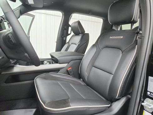 New 2026 RAM 1500 Laramie w/ Night Edition AWD/4WD image 19