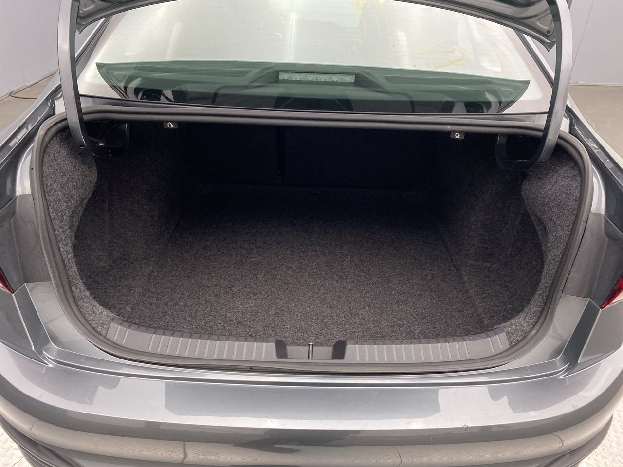 Used 2024 Volkswagen Jetta SE FWD image 24
