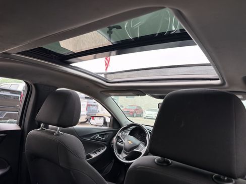 Used 2020 Chevrolet Malibu LT FWD image 24