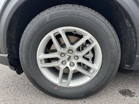 New 2026 Ford Explorer Active RWD image 9