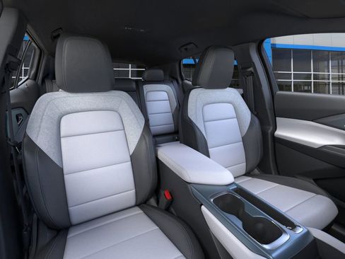 New 2026 Chevrolet Equinox EV LT image 16