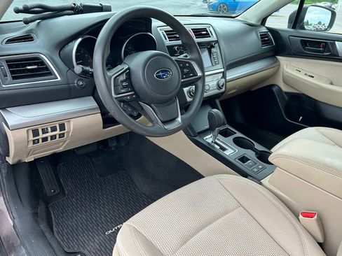 Used 2019 Subaru Outback 2.5i AWD/4WD image 17