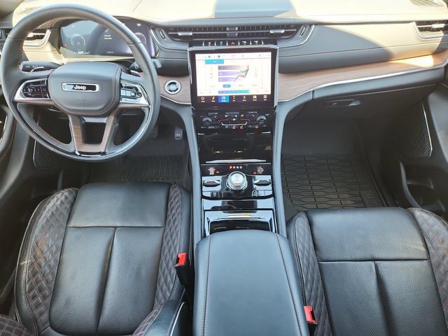 Used 2024 Jeep Grand Cherokee L Summit w/ Advanced Protech Group IV AWD/4WD image 17