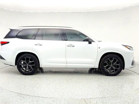 Used 2024 Lexus TX 500h AWD w/ Technology Package image 4