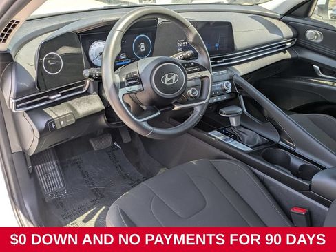 Used 2025 Hyundai Elantra SEL FWD image 14