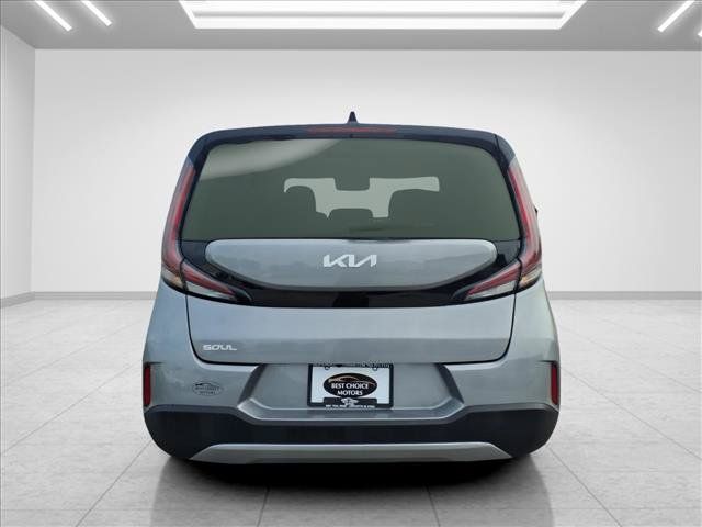 Used 2024 Kia Soul LX w/ Option Group 015 FWD image 18