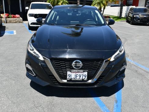 Used 2021 Nissan Altima 2.5 SR FWD image 2