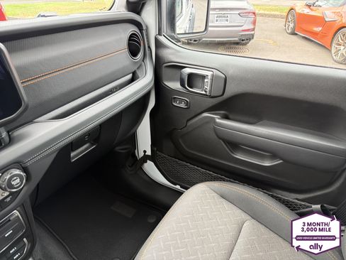 Used 2026 Jeep Gladiator Mojave AWD/4WD image 25