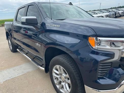 Used 2022 Chevrolet Silverado 1500 LT AWD/4WD image 11