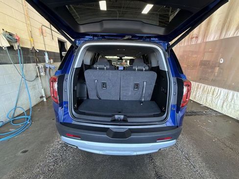 Certified 2023 GMC Acadia SLE w/ Driver Convenience Package image 25