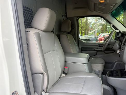 Used 2014 Nissan NV 2500 SV w/ Technology Package RWD image 14